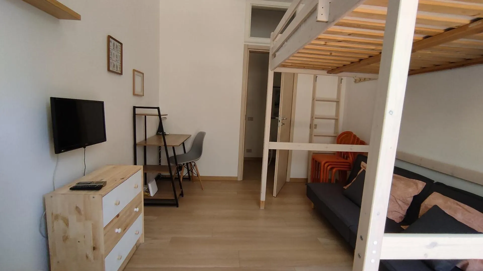 Gypsynomad - Your Crib In The Historical Centre Of Palermo 0*,  Italy